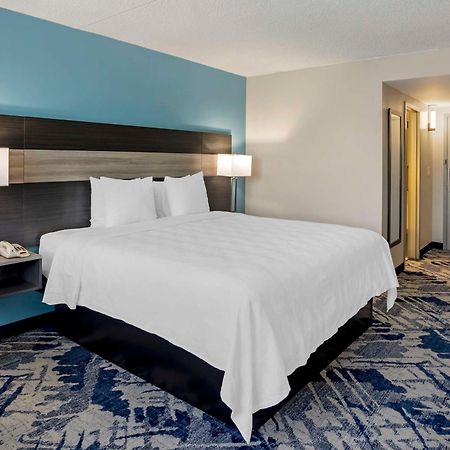 Best Western Rutgers University Hotel East Brunswick Dış mekan fotoğraf