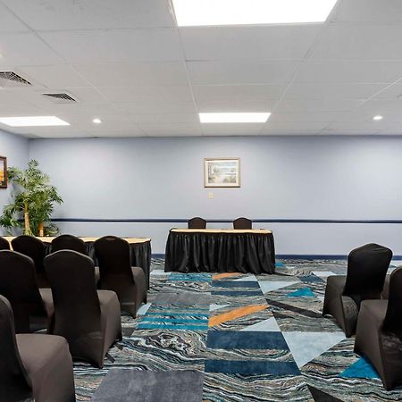 Best Western Rutgers University Hotel East Brunswick Dış mekan fotoğraf