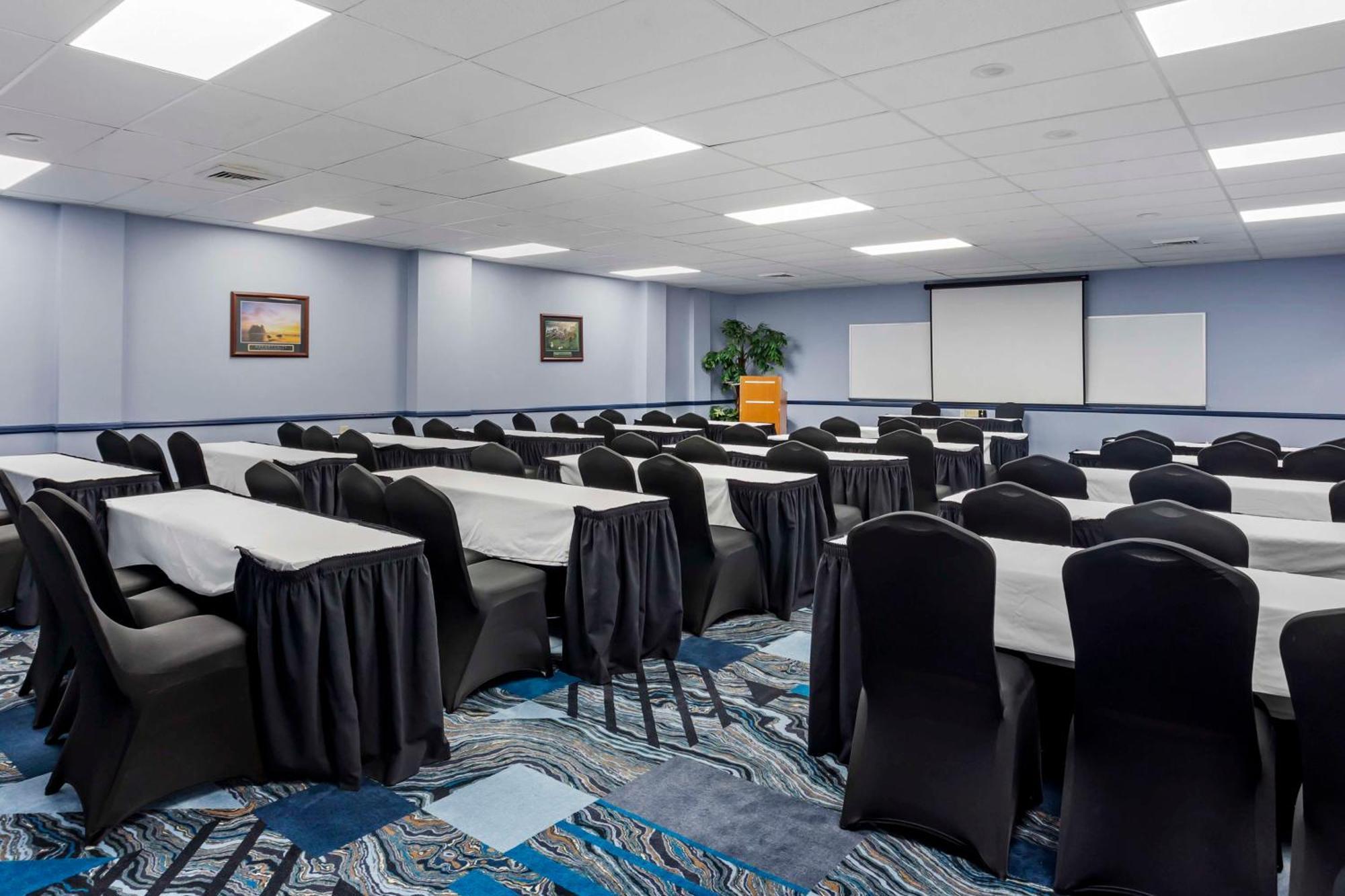 Best Western Rutgers University Hotel East Brunswick Dış mekan fotoğraf