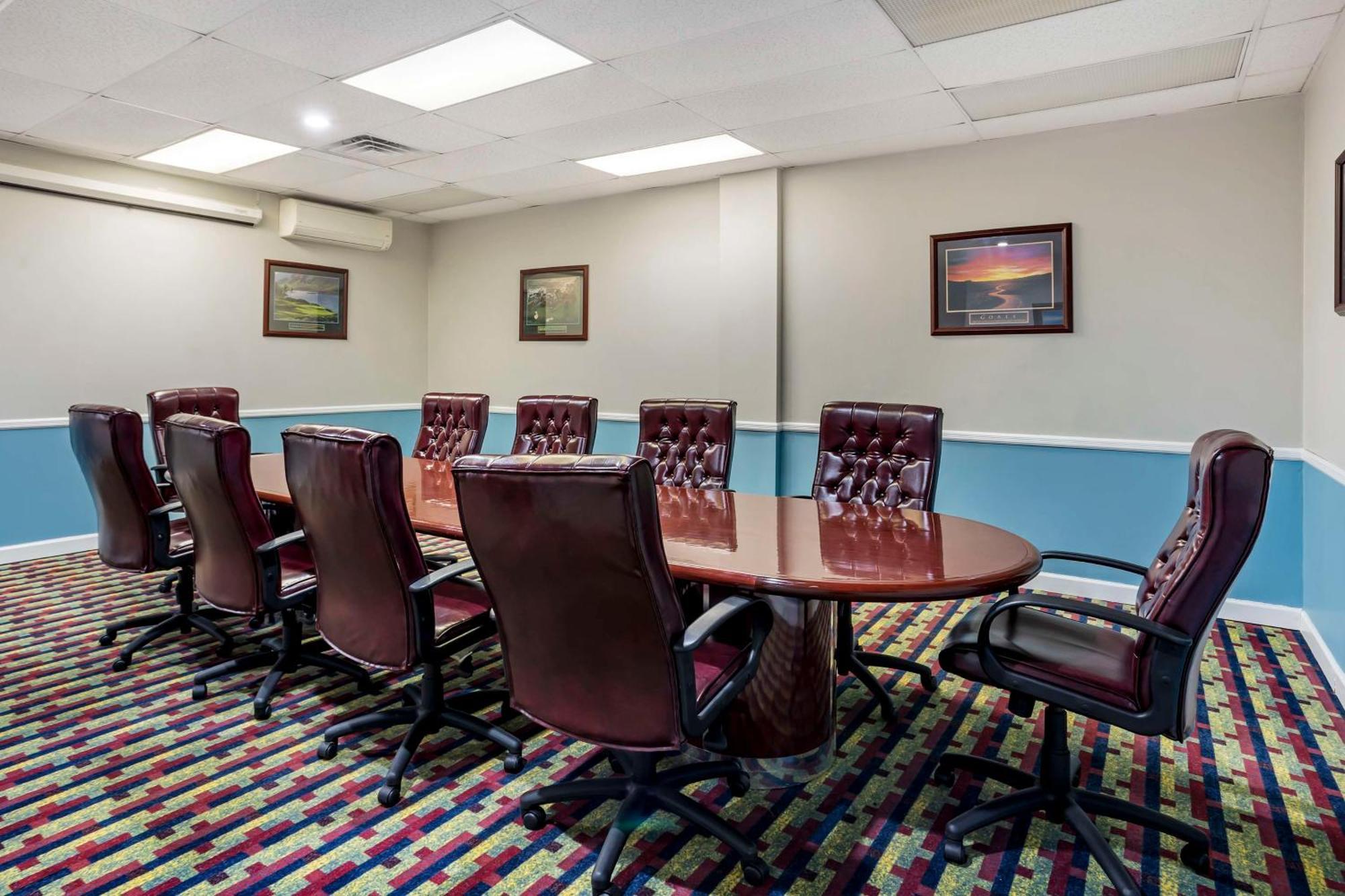 Best Western Rutgers University Hotel East Brunswick Dış mekan fotoğraf