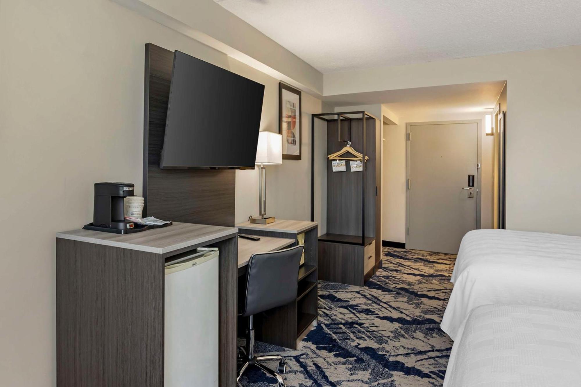 Best Western Rutgers University Hotel East Brunswick Dış mekan fotoğraf