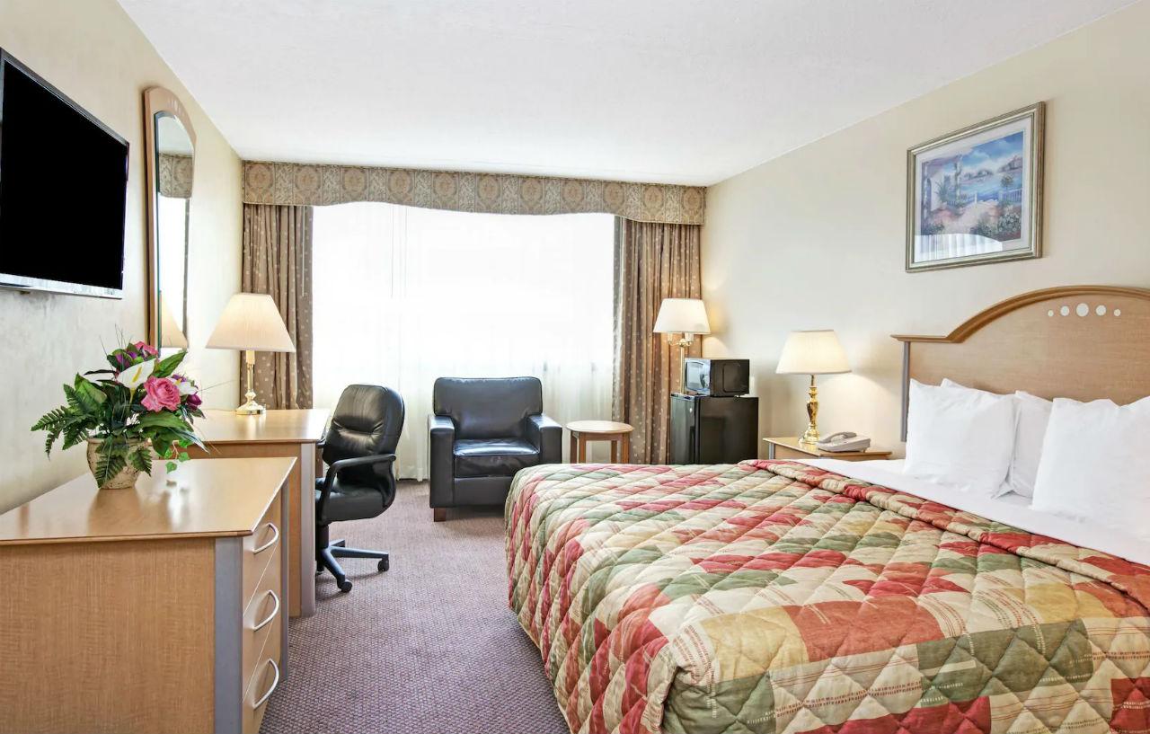 Best Western Rutgers University Hotel East Brunswick Dış mekan fotoğraf