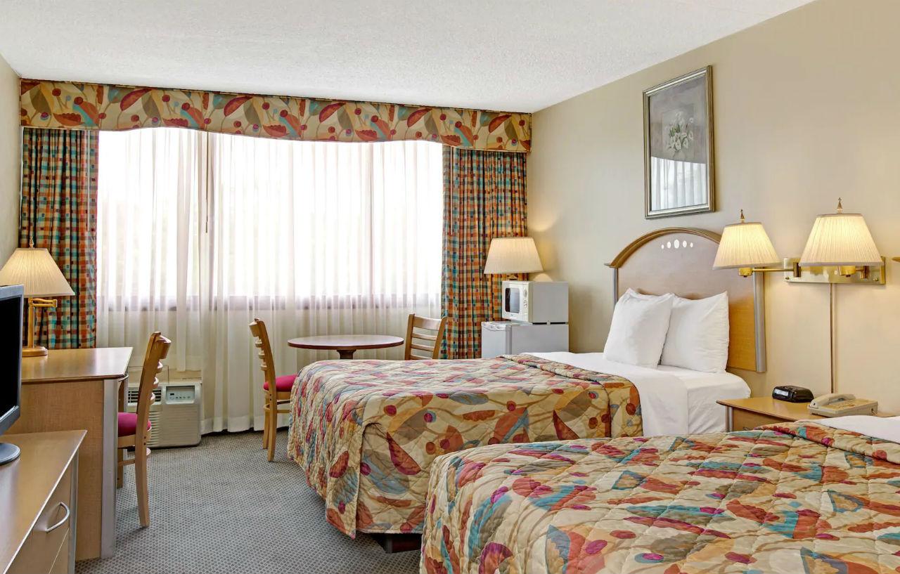 Best Western Rutgers University Hotel East Brunswick Dış mekan fotoğraf